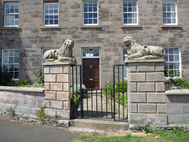 Berwick-Upon Tweed Architecture - The Lions House - view of gateway and front door