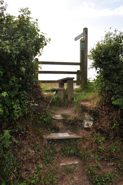 A footpath which leads from Warcombe Lane to Damage Barton