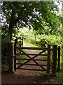 Footpath approaching the railway level crossing