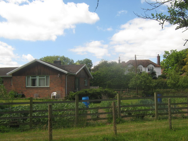 Moat Farm Cottage and Moat Farm House
