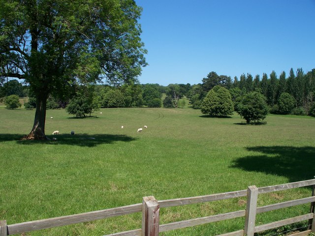 Daylesford Estate © Michael Dibb cc-by-sa/2.0 :: Geograph Britain and ...