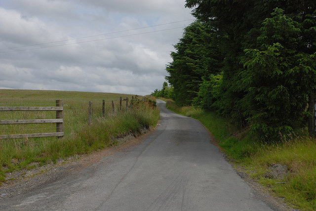 Lane to Pen-hyle-mawr Farm