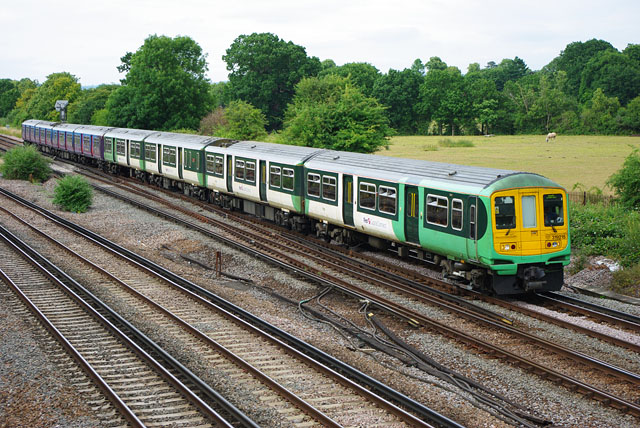 Bedford-Brighton service approaches Gatwick Airport