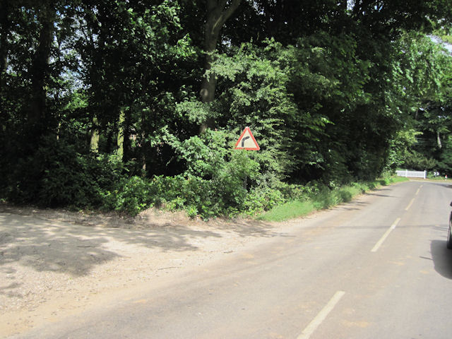 Entry to Cuxwold just before sharp bend