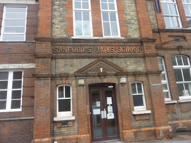 Victorian School Building © Richard Ellis Cc By Sa20 Geograph