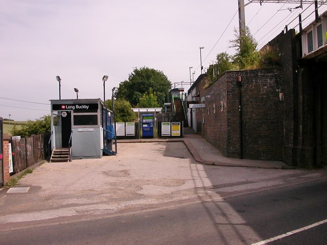 Long Buckby Station © Ian Rob Cc-by-sa 2.0 :: Geograph Britain And Ireland