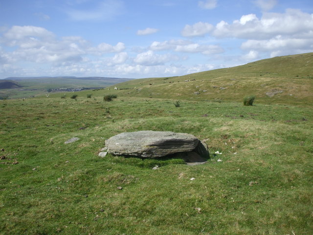 Cairn with capstone, Gelligaer Common