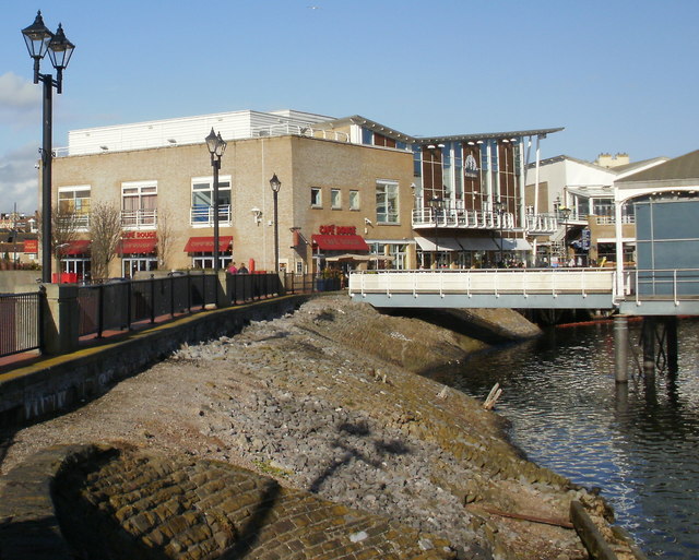 Caf Rouge Cardiff Bay Jaggery cc by sa 2.0 Geograph Britain