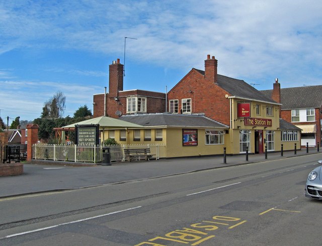 The Station Inn (2), 95 Worcester Road © P L Chadwick cc-by-sa/2.0 ...