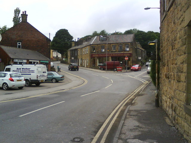 Penistone town centre © Benjamin Hopkins cc-by-sa/2.0 :: Geograph ...