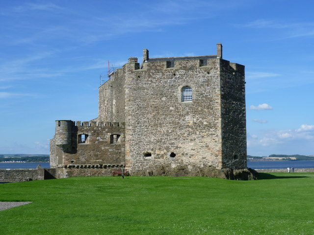 Blackness Castle © kim traynor cc-by-sa/2.0 :: Geograph Britain and Ireland