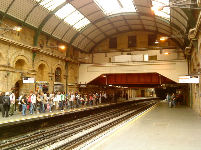 District and Circle line platforms at... © Andrew Abbott :: Geograph ...