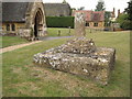 Cross, Lower Quinton churchyard