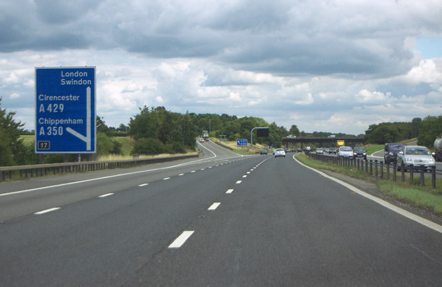 M4 eastbound near Junction 17 (1) © MrC cc-by-sa/2.0 :: Geograph ...