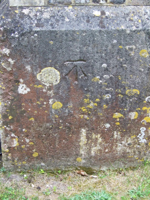 Bench Mark, St Peter's Church, Brown © Maigheach-gheal Cc-by-sa 2.0 