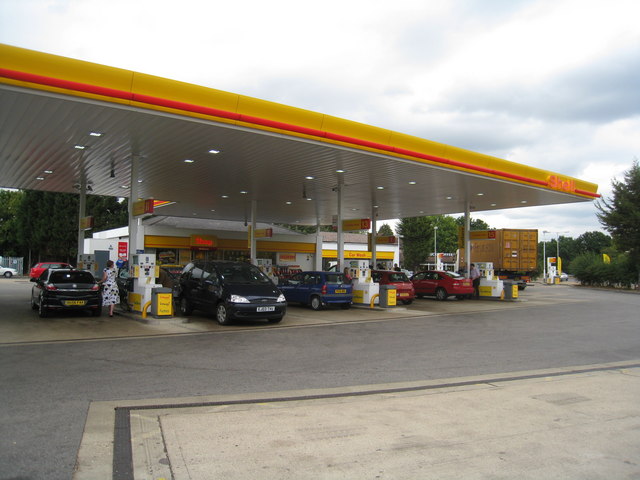 Shell garage - Noke roundabout © Logomachy cc-by-sa/2.0 :: Geograph ...