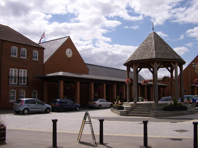 Fairford Leys Community Centre and Bandstand