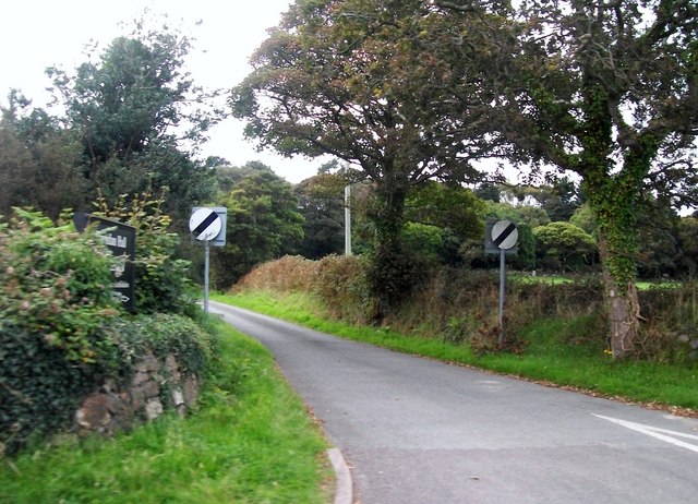 Minor road leading to Tremvan Hall