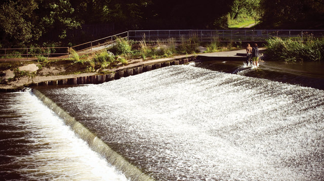 shrewsbury-weir-wakeskate-cc-by-sa-2-0-geograph-britain-and-ireland