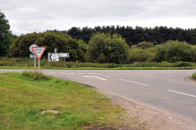 Junction of the B9169 and A832 near Muir... © Steven Brown cc-by-sa/2.0 ...