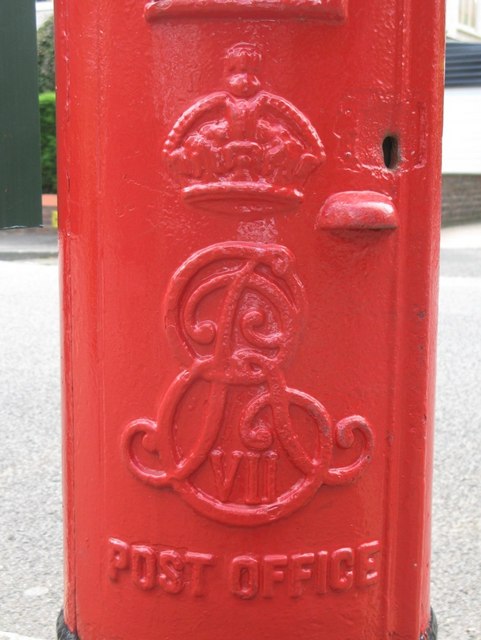 Edward VII postbox, Moorside North, Fenham, NE4 - royal cipher