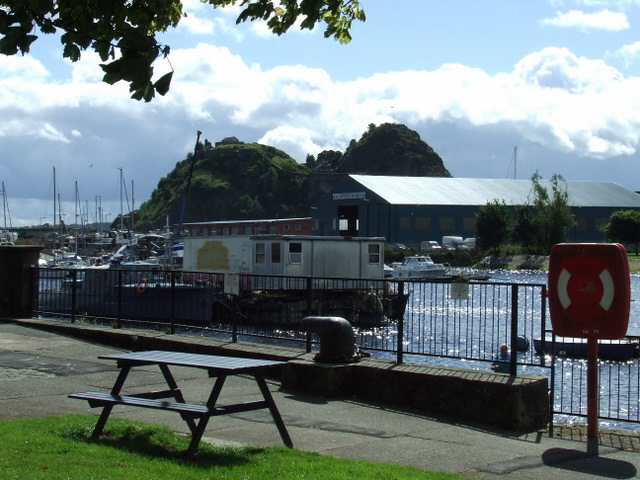 River Leven And Dumbarton Rock © Thomas Nugent Cc-by-sa/2.0 :: Geograph ...