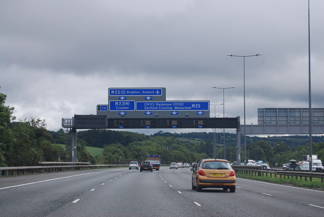 M25: anti-clockwise, 1 mile west of... © N Chadwick :: Geograph Britain ...