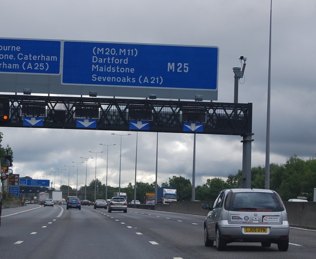 Motorway gantry west of junction 6 © N Chadwick :: Geograph Britain and ...