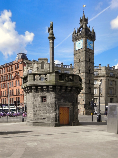 Mercat Cross and Tolbooth Steeple by David Dixon