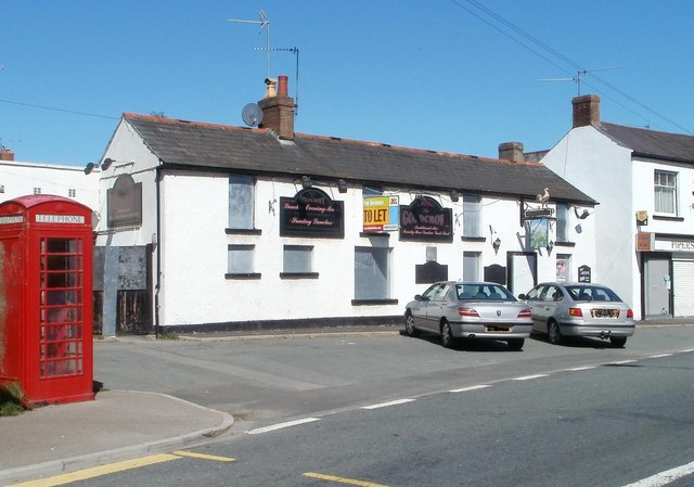 Caerleon : Goldcroft Inn to let © Jaggery cc-by-sa/2.0 :: Geograph ...