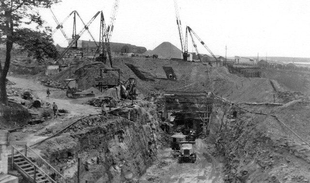 Woodhead New Tunnel, Dunford Bridge portal, during early construction