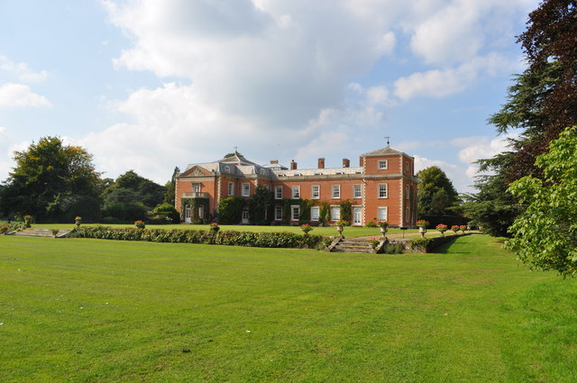 Euston Hall © Ashley Dace cc-by-sa/2.0 :: Geograph Britain and Ireland