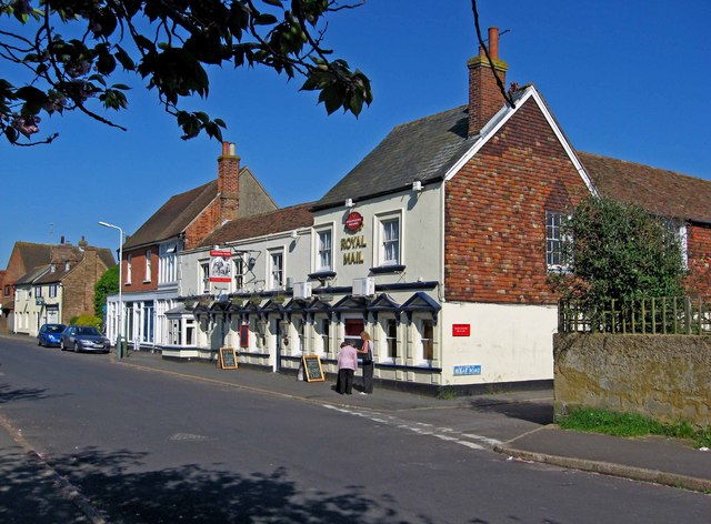 Royal Mail (public house) (1), 8 Park... © P L Chadwick :: Geograph ...