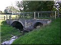 Footbridge on footpath to Herd Hill Farm