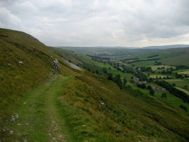 Track descending to Hawkswick © Chris Heaton cc-by-sa/2.0 :: Geograph ...