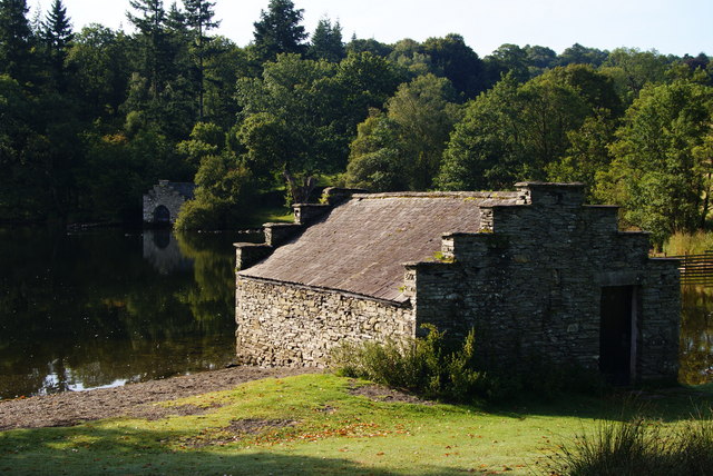 Boathouse at High Wray Bay, Cumbria © Peter Trimming cc-by-sa/2.0 ...