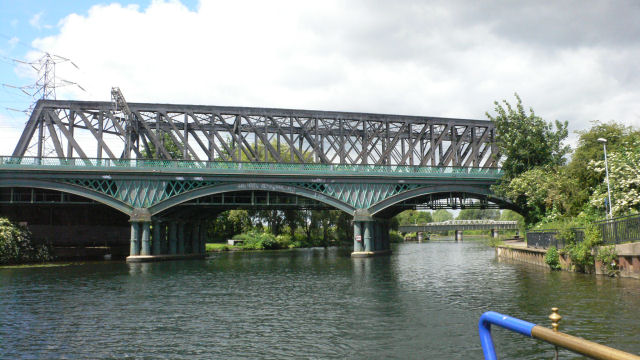 Railway Bridge Peterborough © Mike Todd cc-by-sa/2.0 :: Geograph ...