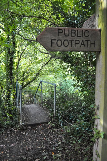 The footpath from Knowle to Blackwell woods and Castle lane