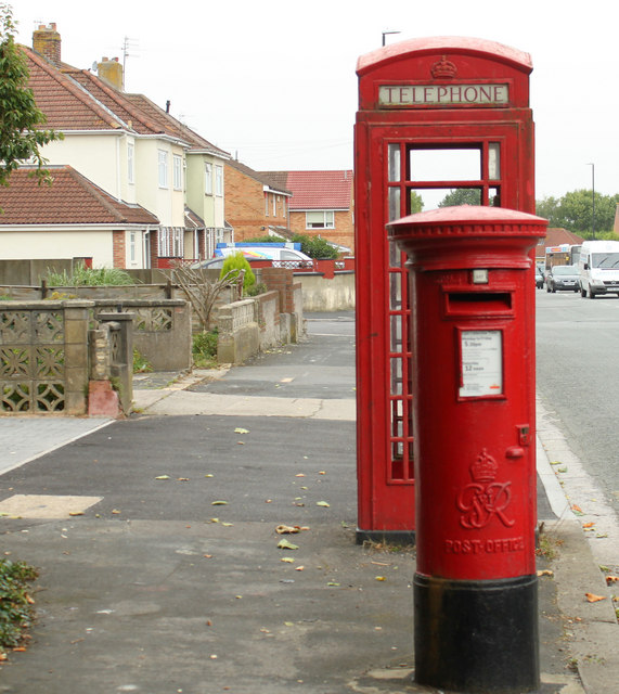2010 : George VI postbox, Wharnecliffe Gardens