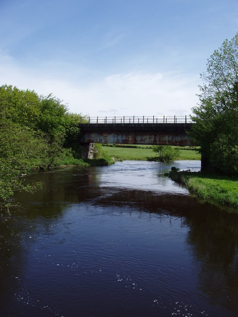 Disused railway bridge over the River... © David Morgan :: Geograph ...