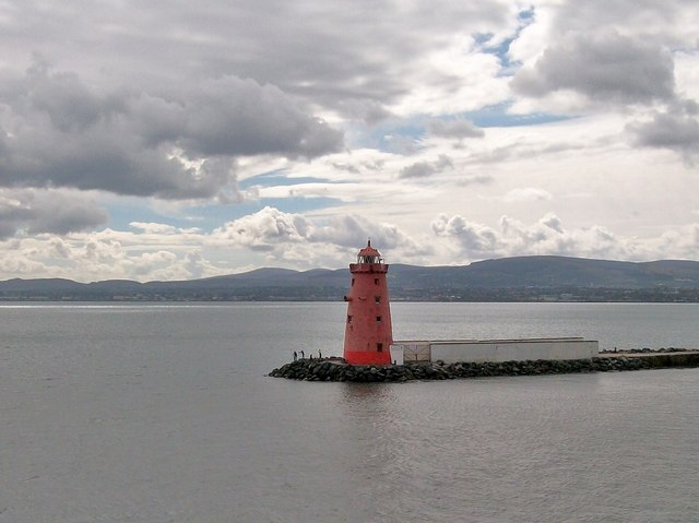 The red coloured Poolbeg Light