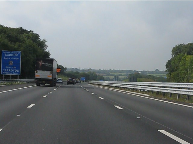 M4 Motorway - Welcome to Cardiff © J Whatley cc-by-sa/2.0 :: Geograph ...