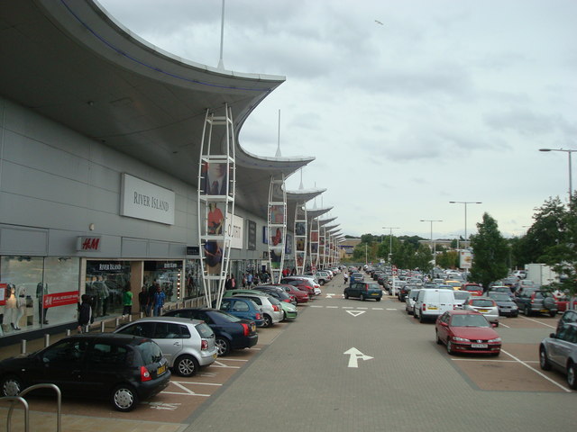 Greenwich Shopping Park © Stacey Harris ccbysa/2.0 Geograph Britain and Ireland