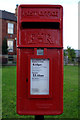 Elizabeth II Postbox, Lawns Lane