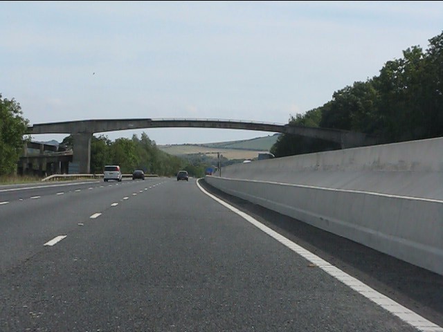 M4 Motorway Cycle Path Bridge North Of © J Whatley Cc By Sa20 Geograph Britain And Ireland 9299