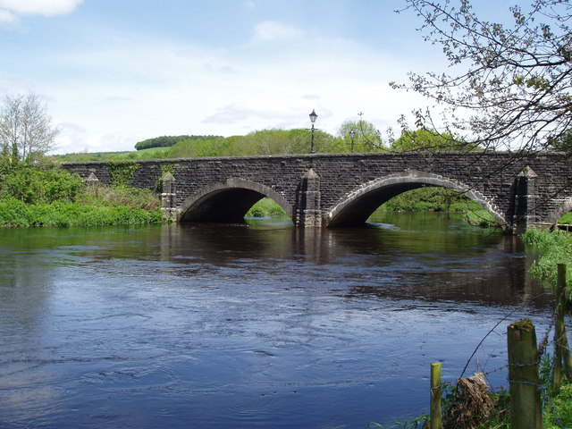 Bridge over the River Teifi in Lampeter © David Morgan cc-by-sa/2.0 ...