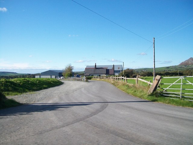 Llwyndy Farm, Mynytho © Eric Jones cc-by-sa/2.0 :: Geograph Britain and ...