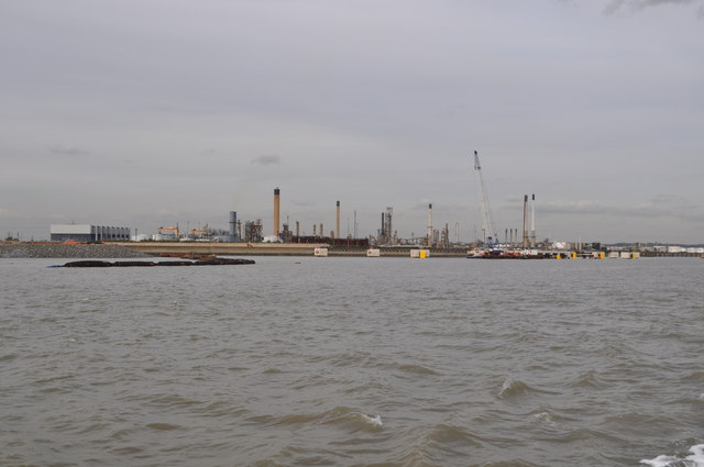 Coryton Oil Refinery and Quay... © Ashley Dace cc-by-sa/2.0 :: Geograph ...