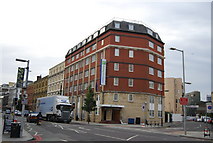 TQ3180 : Holiday Inn, Southwark St by N Chadwick