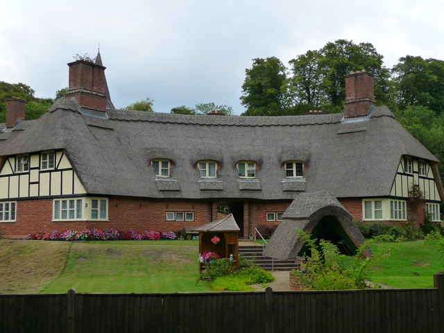 Freefolk - Manor Cottages © Chris Talbot :: Geograph Britain and Ireland